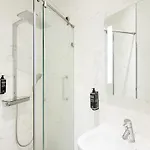 Ibis Styles Station