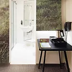 Ibis Styles Station