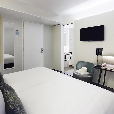 Ibis Styles Station