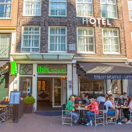 Ibis Styles Station Hotell 3*