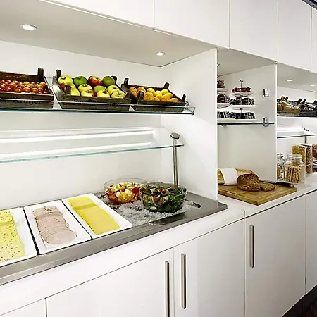Ibis Styles Station