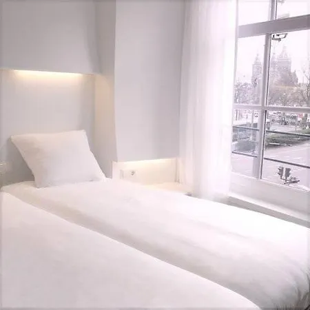 Ibis Styles Station